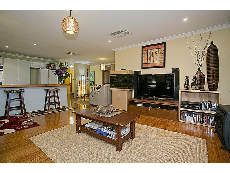 19 Coolamine close, Carramar WA 6031