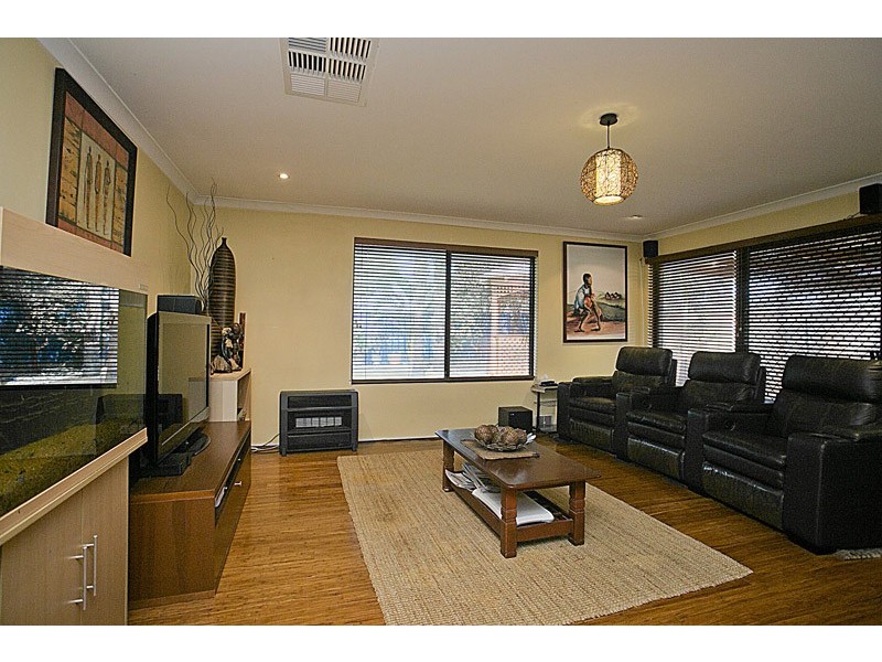 19 Coolamine close, Carramar WA 6031