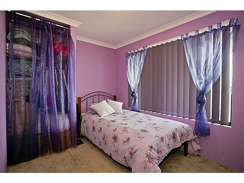 19 Coolamine close, Carramar WA 6031