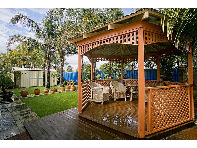 19 Coolamine close, Carramar WA 6031