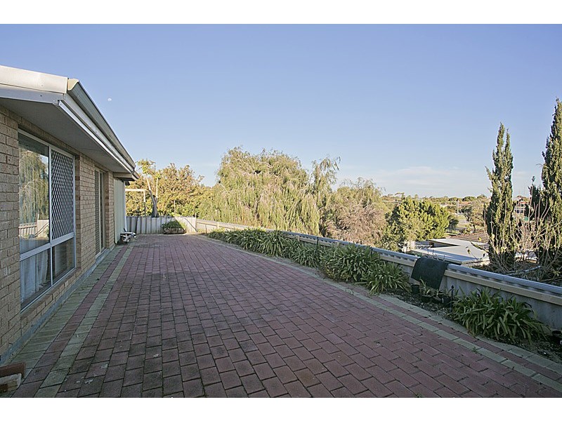 12 Chamberlain Place, Heathridge WA 6027