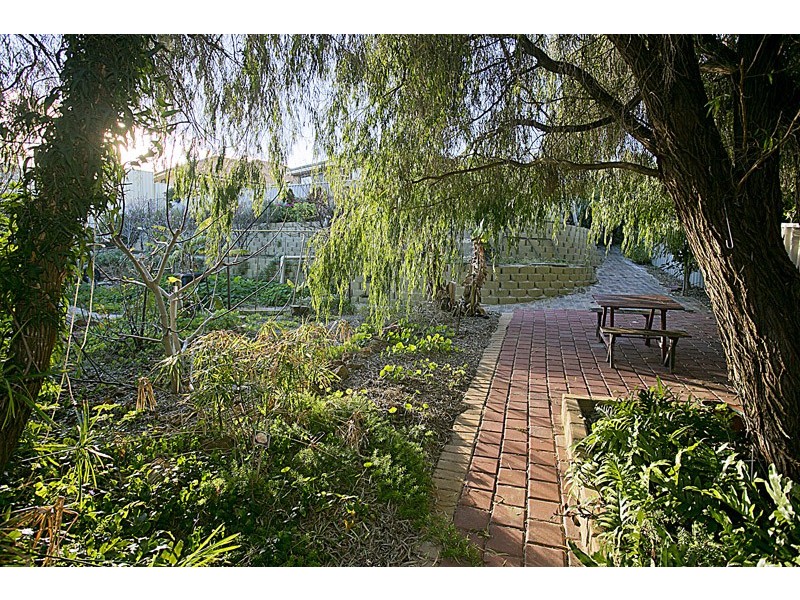 12 Chamberlain Place, Heathridge WA 6027