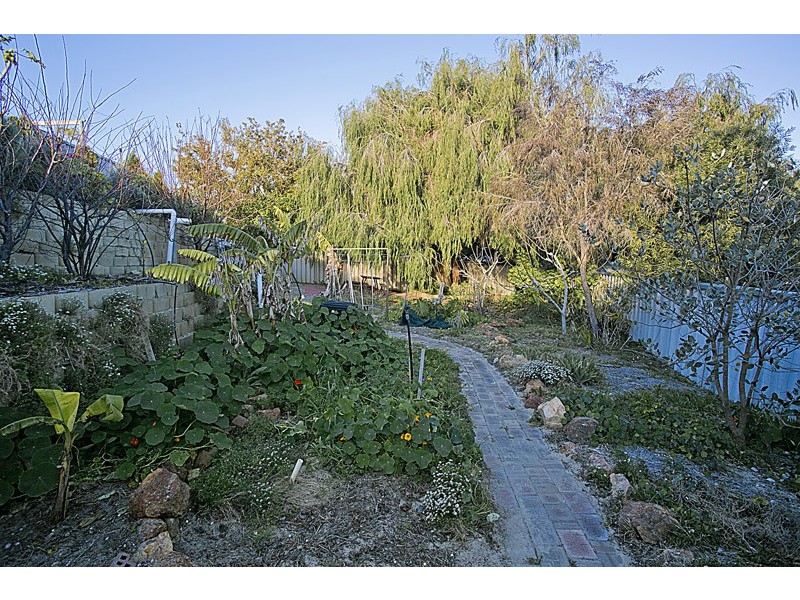 12 Chamberlain Place, Heathridge WA 6027