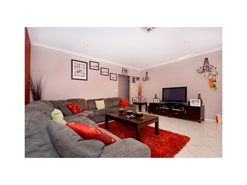 57 Kingsway, Madeley WA 6065