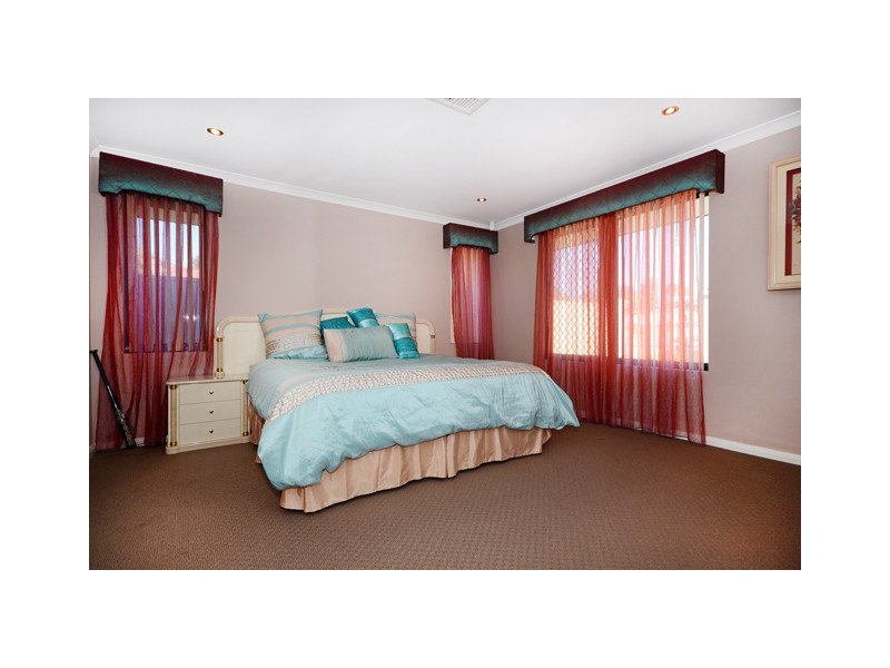 57 Kingsway, Madeley WA 6065