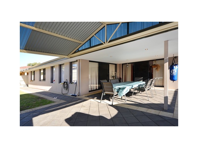 57 Kingsway, Madeley WA 6065