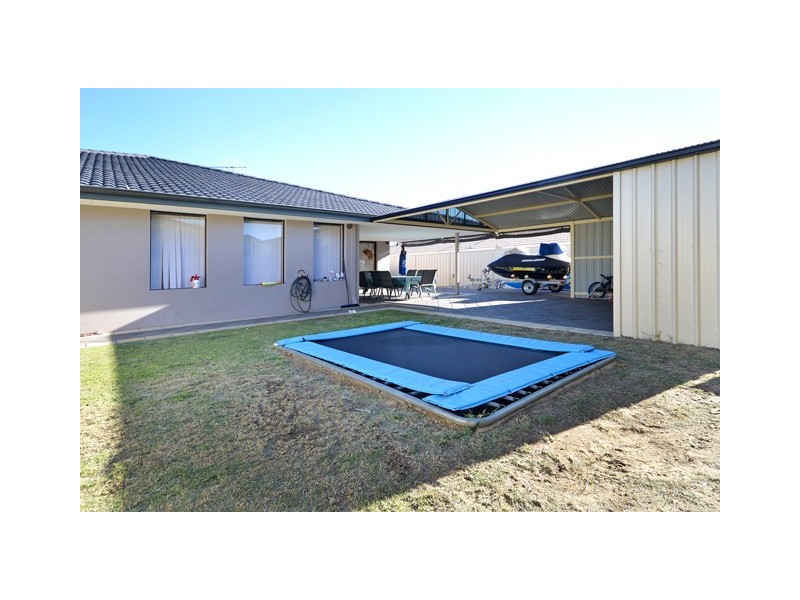 57 Kingsway, Madeley WA 6065