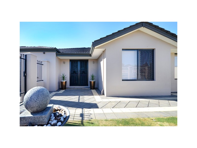 57 Kingsway, Madeley WA 6065