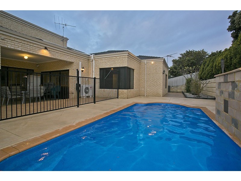 68 Bacchante Circle, Ocean Reef WA 6027