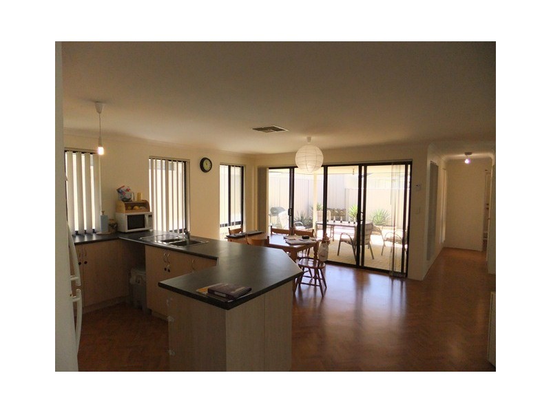 4 Gorman Place, Calista WA 6167