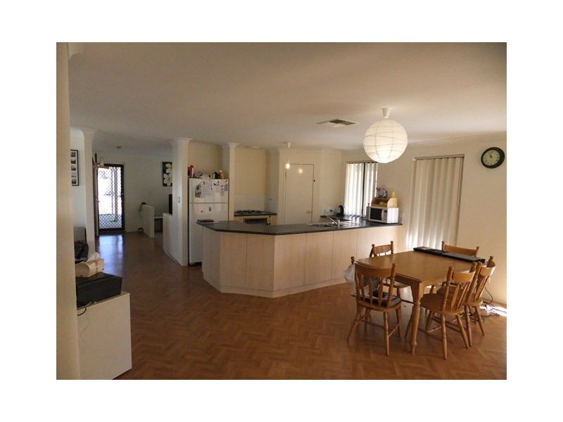 4 Gorman Place, Calista WA 6167