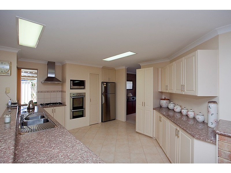 4 Bacchante Circle, Ocean Reef WA 6027