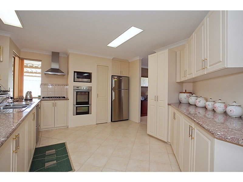 4 Bacchante Circle, Ocean Reef WA 6027