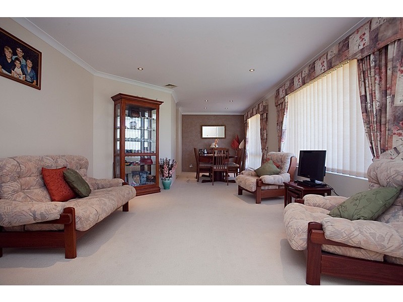 4 Bacchante Circle, Ocean Reef WA 6027