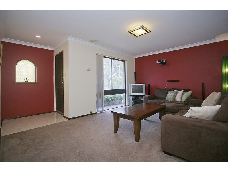 11 Livingstone Way, Padbury WA 6025