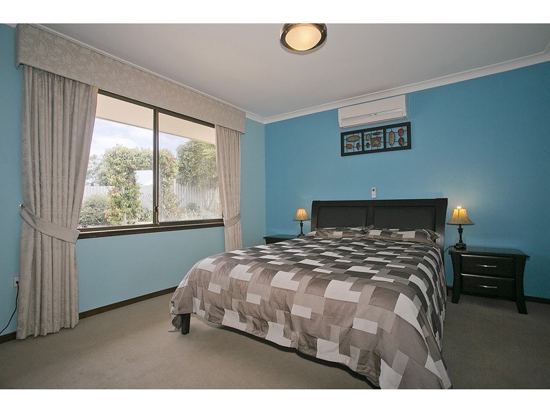 11 Livingstone Way, Padbury WA 6025