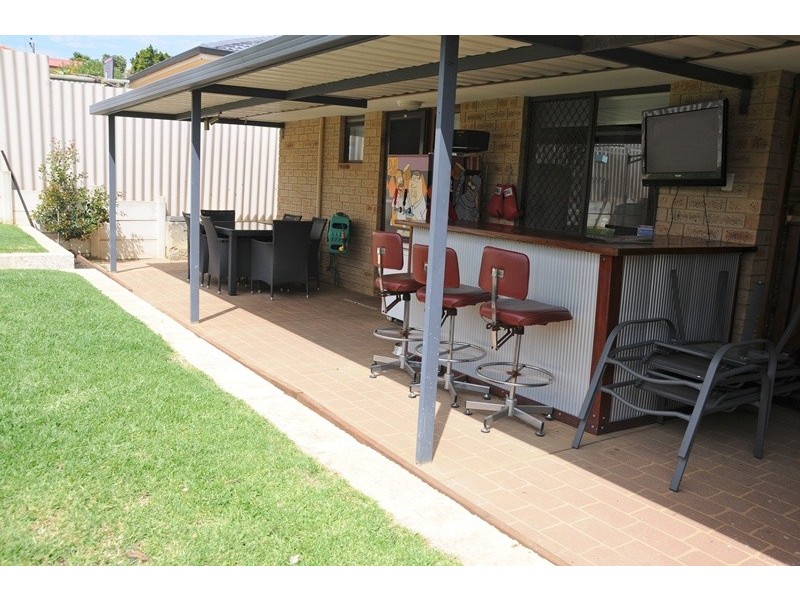 2/44 Hudson Ave, Girrawheen WA 6064