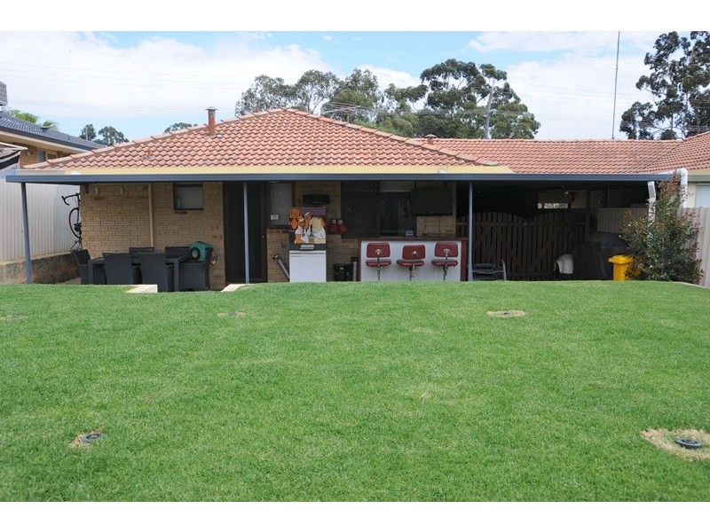 2/44 Hudson Ave, Girrawheen WA 6064