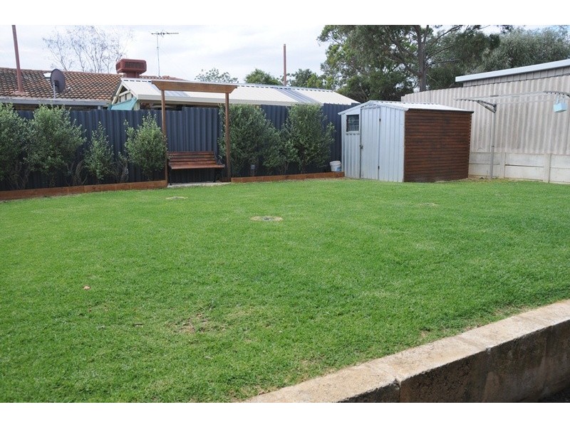 2/44 Hudson Ave, Girrawheen WA 6064