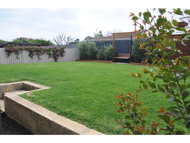 2/44 Hudson Ave, Girrawheen WA 6064