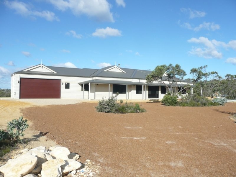 15 Whale Bay Drive, Hopetoun WA 6348