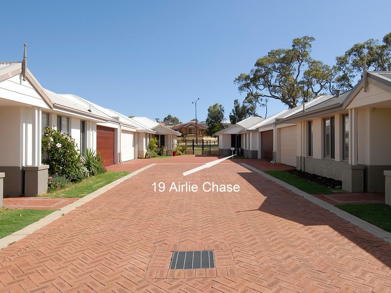19 Airlie Chase, Clarkson WA 6030