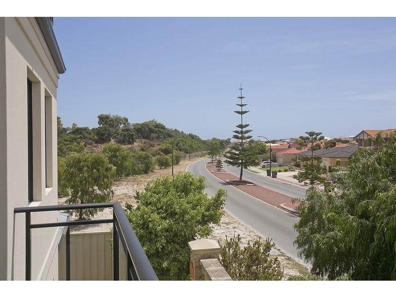 4/45 Halliday Grove, Hillarys WA 6025