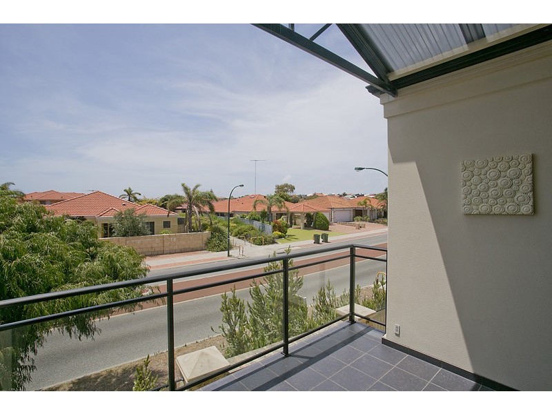 4/45 Halliday Grove, Hillarys WA 6025