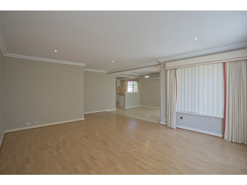 4/45 Halliday Grove, Hillarys WA 6025