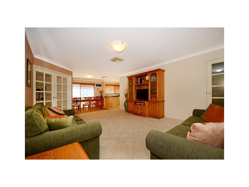 73 Rochester Circle, Balga WA 6061
