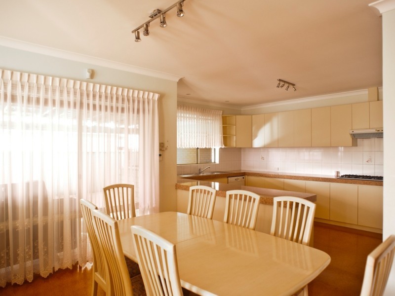 18 Dampier Avenue, Mullaloo WA 6027