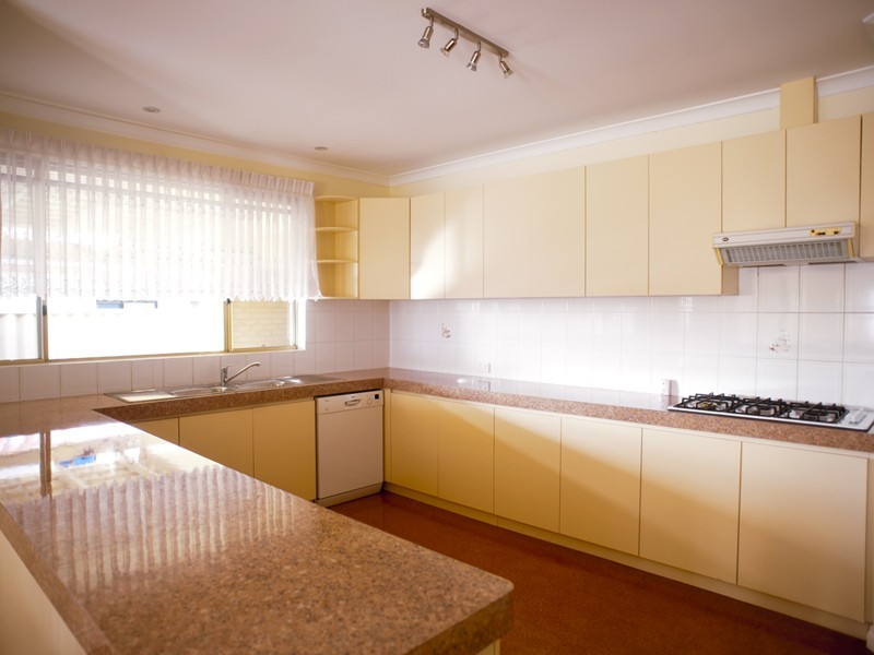 18 Dampier Avenue, Mullaloo WA 6027