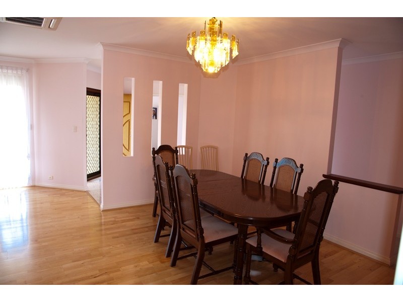 18 Dampier Avenue, Mullaloo WA 6027