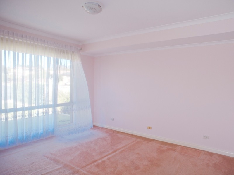 18 Dampier Avenue, Mullaloo WA 6027