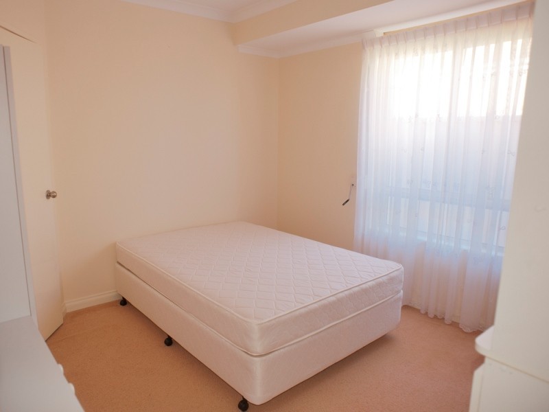 18 Dampier Avenue, Mullaloo WA 6027