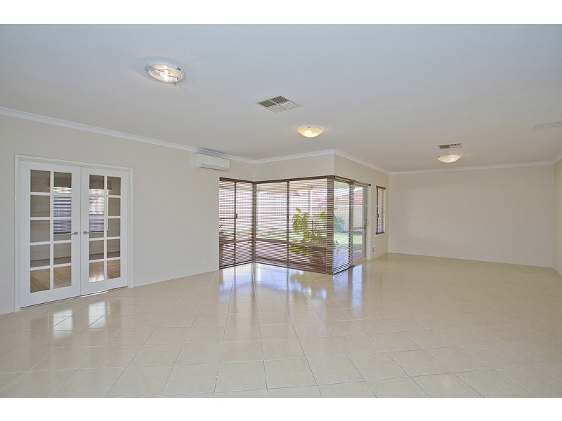 4 Daytona Drive, Iluka WA 6028