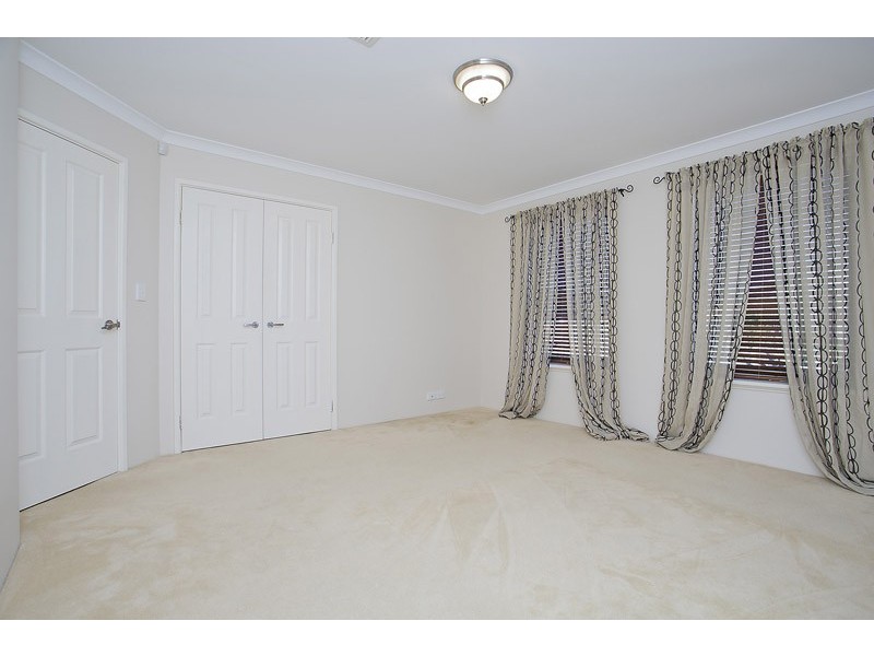 4 Daytona Drive, Iluka WA 6028