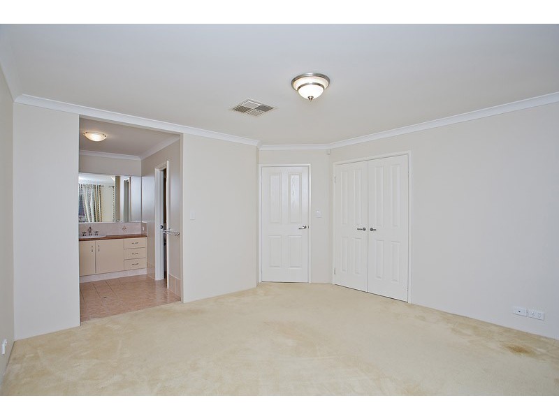 4 Daytona Drive, Iluka WA 6028