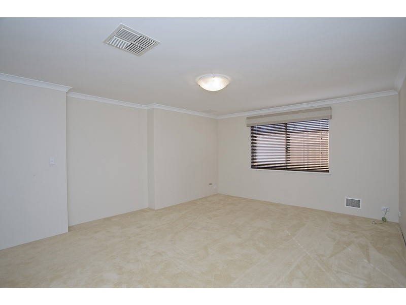 4 Daytona Drive, Iluka WA 6028