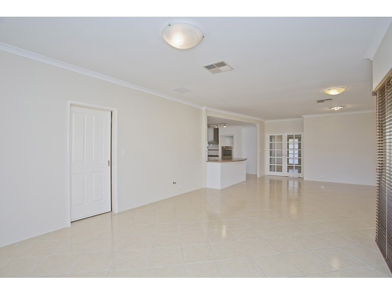 4 Daytona Drive, Iluka WA 6028