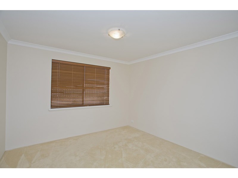 4 Daytona Drive, Iluka WA 6028