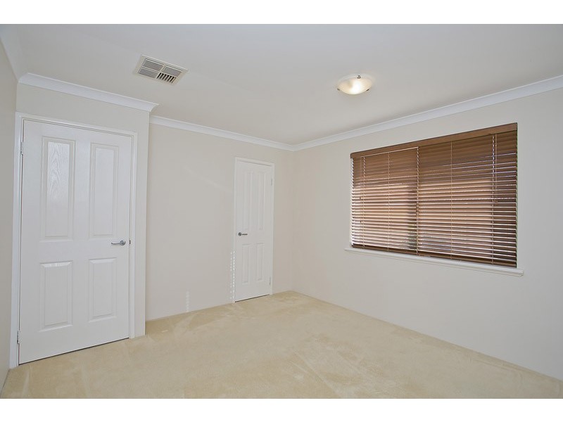 4 Daytona Drive, Iluka WA 6028