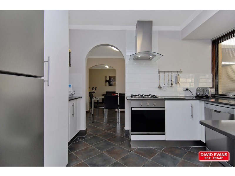 38 Glenbank Crescent, Kallaroo WA 6025