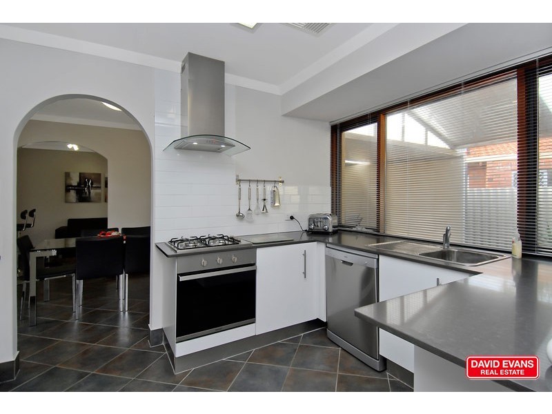 38 Glenbank Crescent, Kallaroo WA 6025