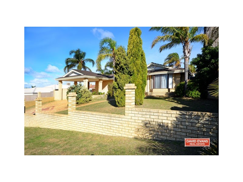 19 Pepperwood Grove, Woodvale WA 6026