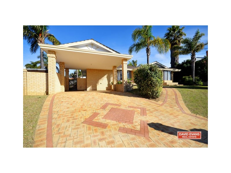 19 Pepperwood Grove, Woodvale WA 6026