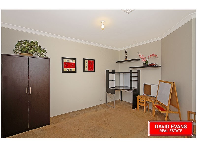 8 Nolan Pl, Beldon WA 6027