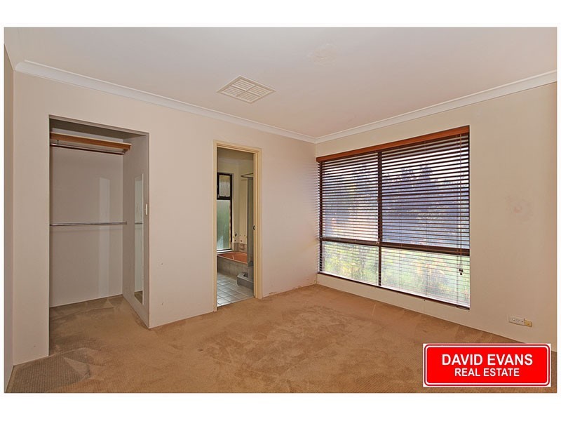 8 Nolan Pl, Beldon WA 6027