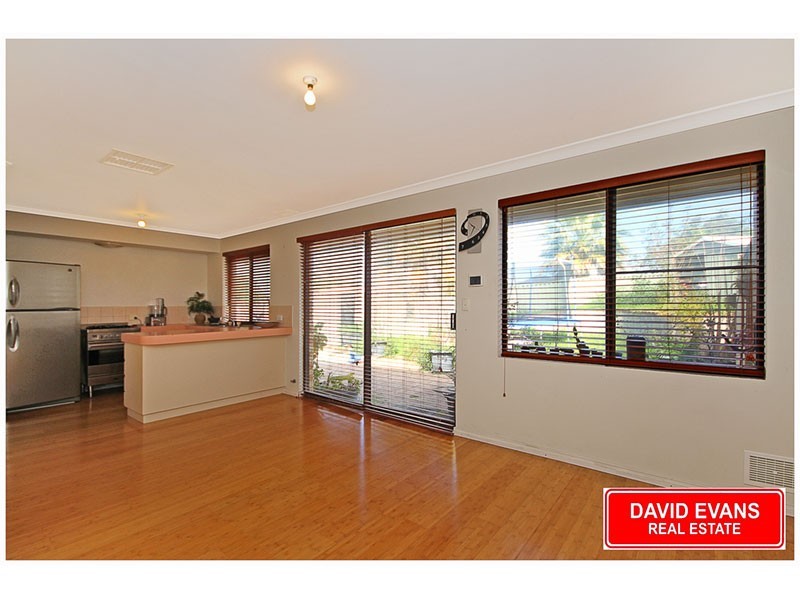 8 Nolan Pl, Beldon WA 6027