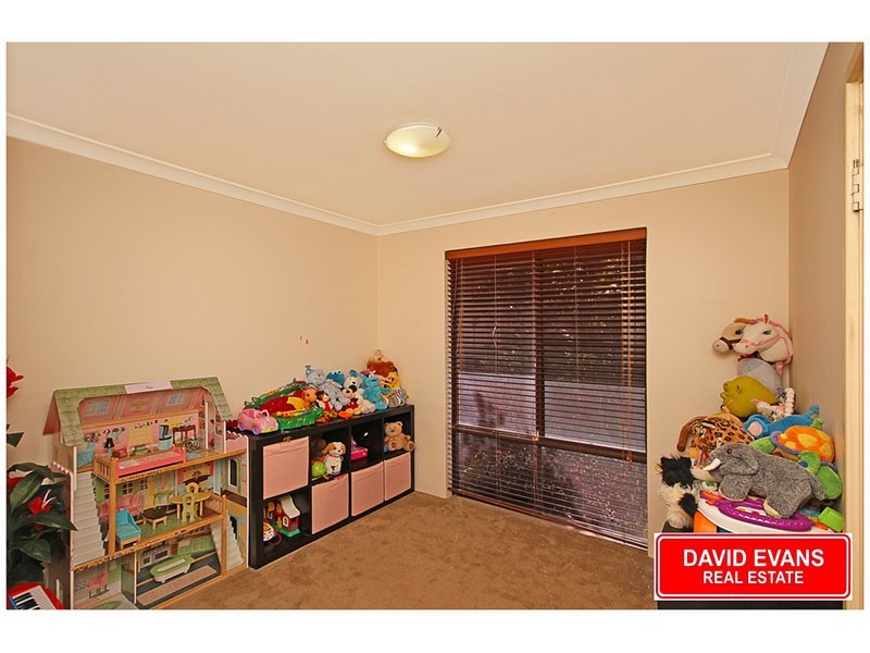 8 Nolan Pl, Beldon WA 6027